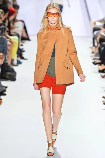 Look 25